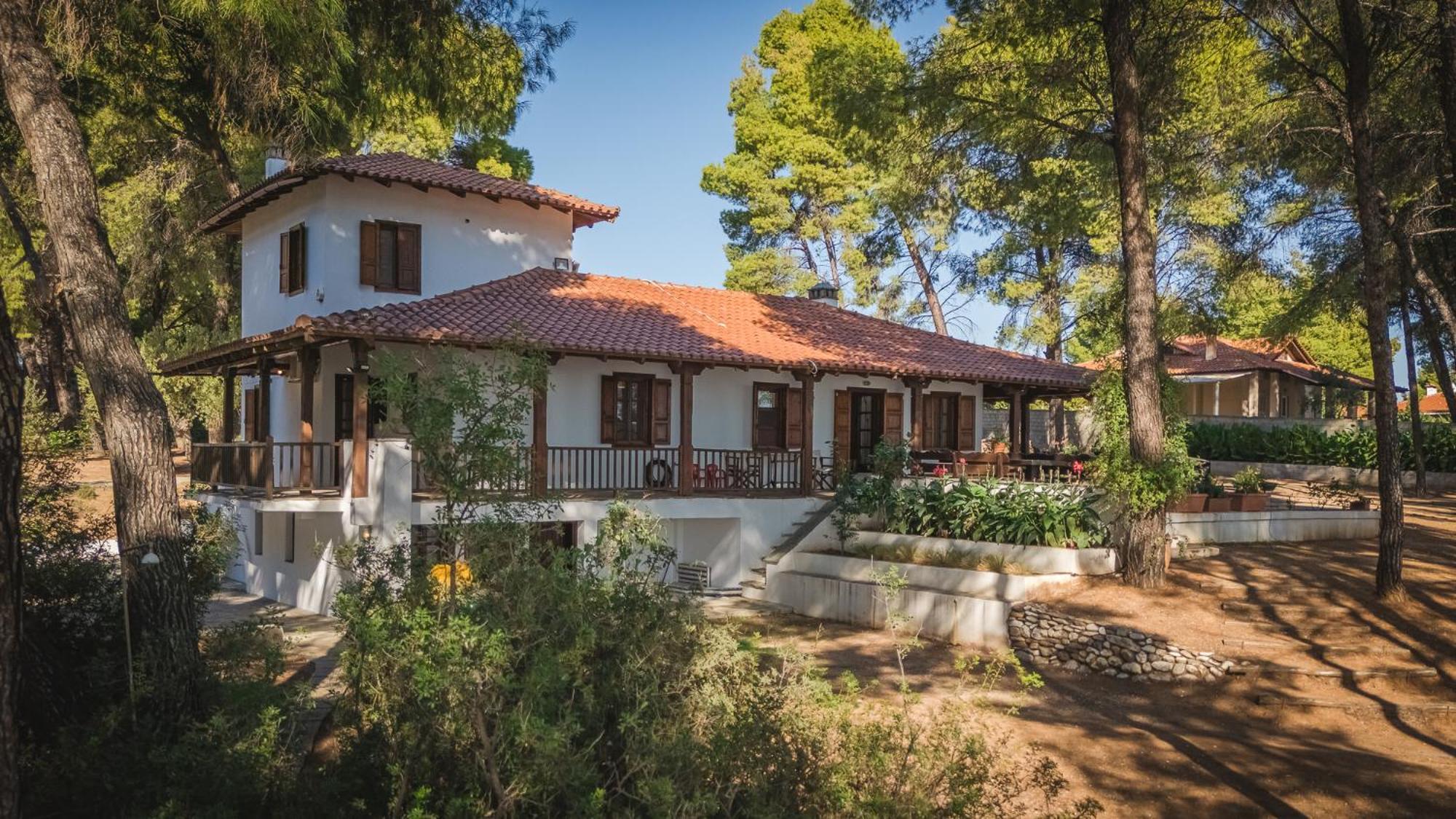 Squirrel Beach Front Villa, Metamorfosi Bagian luar foto