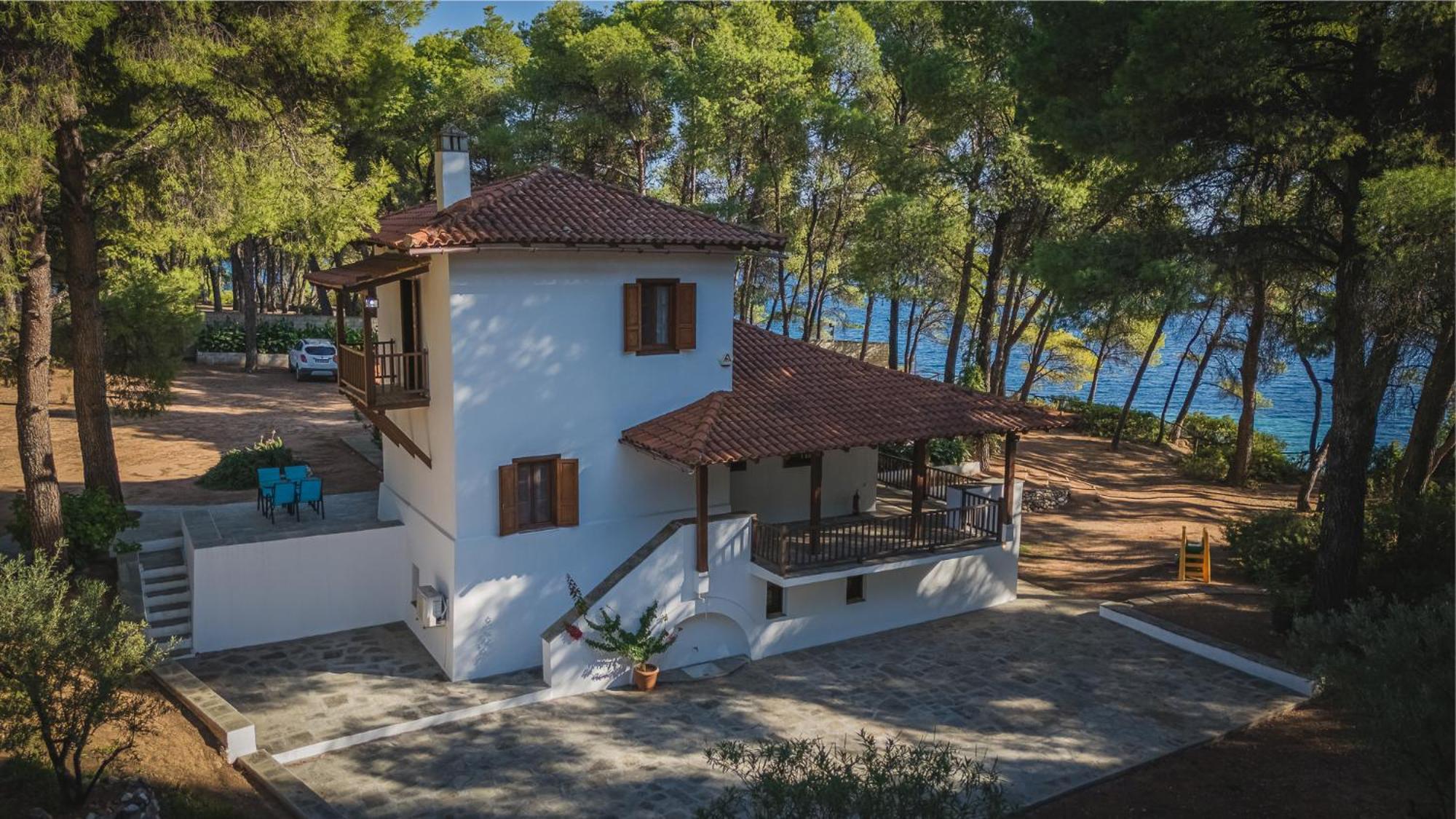 Squirrel Beach Front Villa, Metamorfosi Bagian luar foto