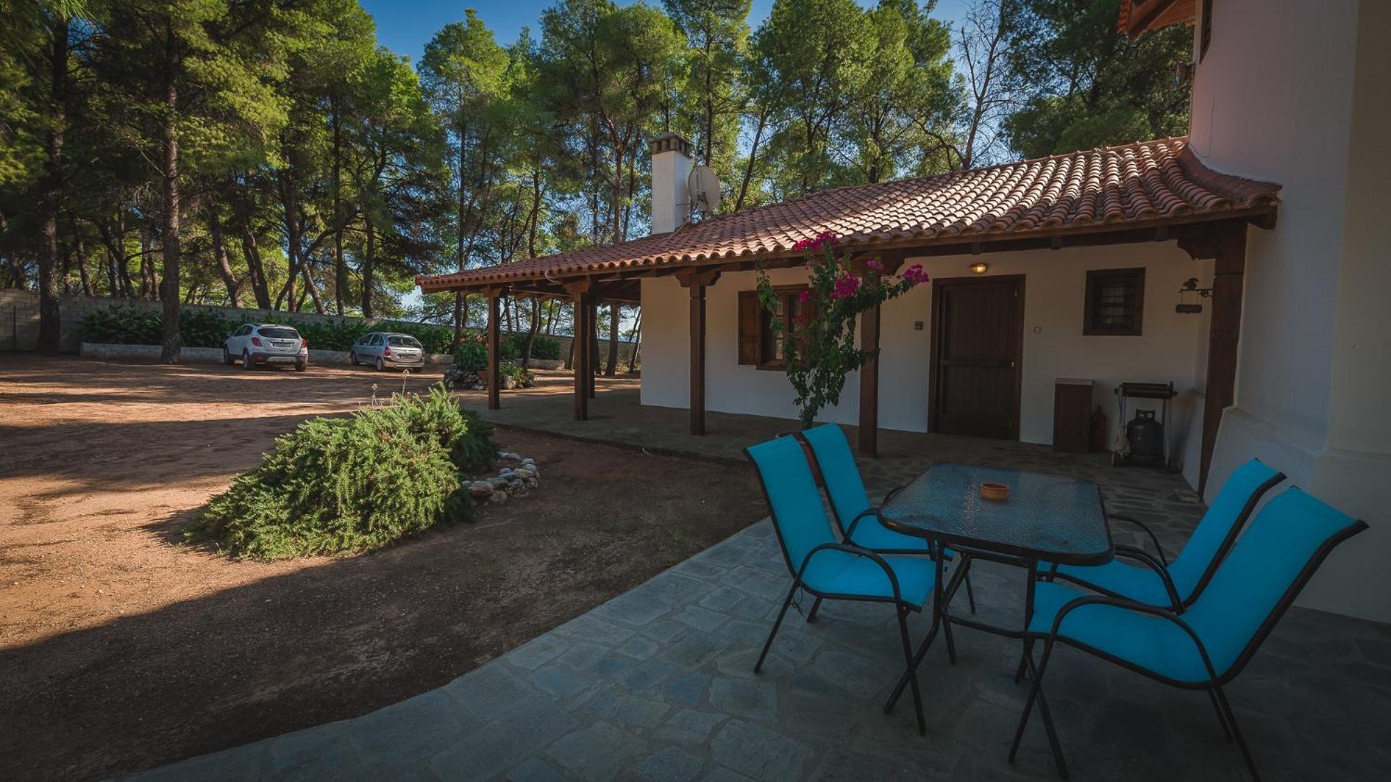 Squirrel Beach Front Villa, Metamorfosi Bagian luar foto
